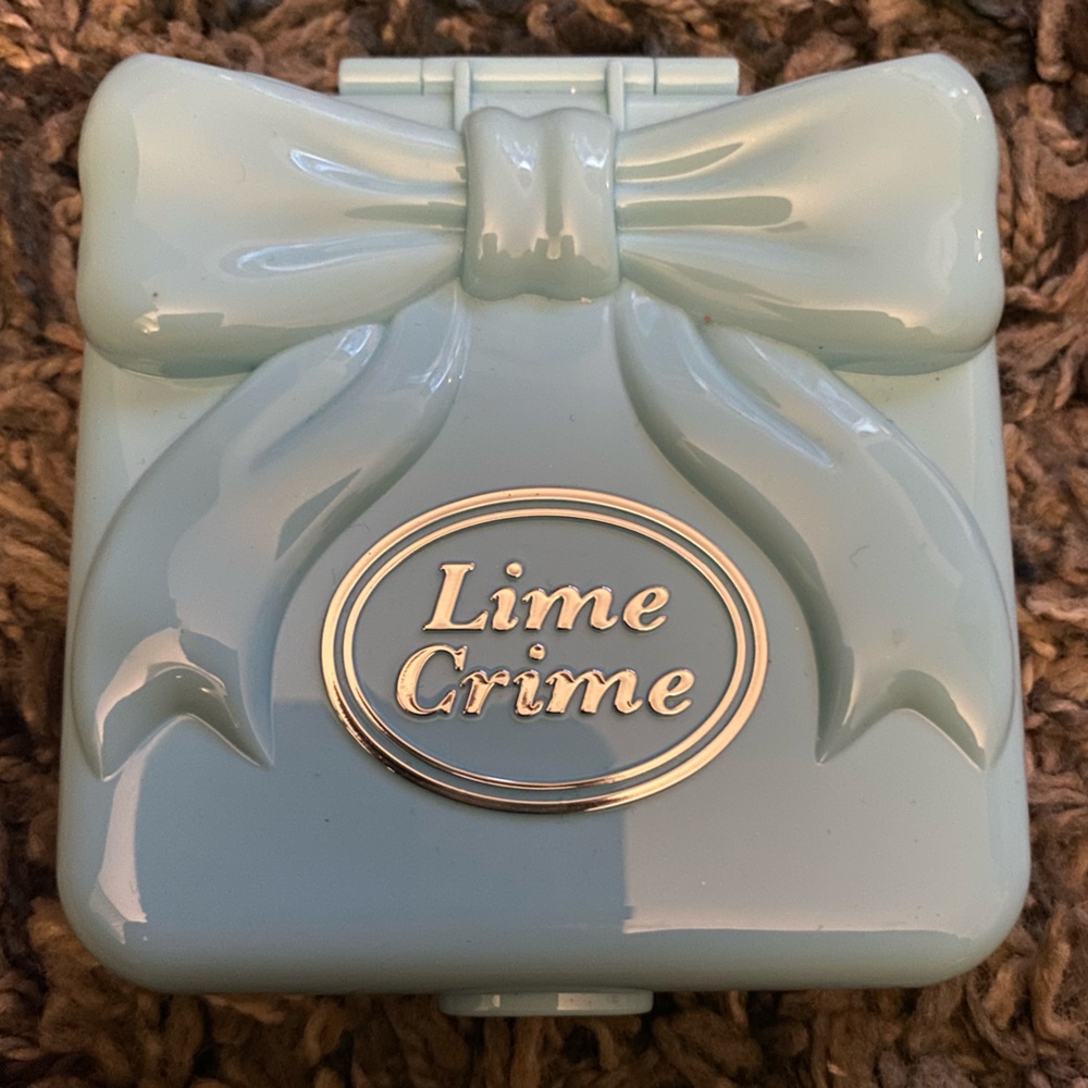 Like Crime “bubble” eyeshadow palette